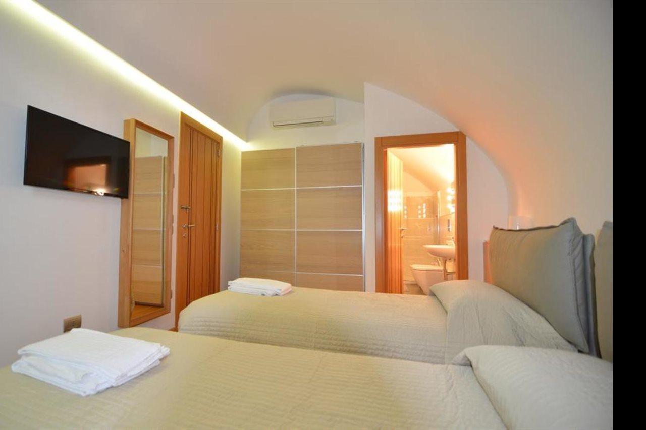 La Strada Parlata Hotel Nápoly Kültér fotó