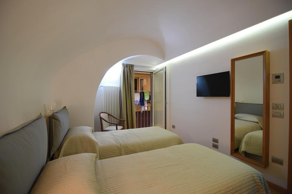 La Strada Parlata Hotel Nápoly Kültér fotó