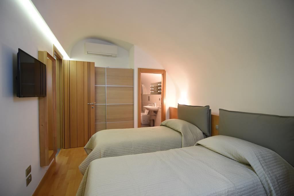 La Strada Parlata Hotel Nápoly Kültér fotó